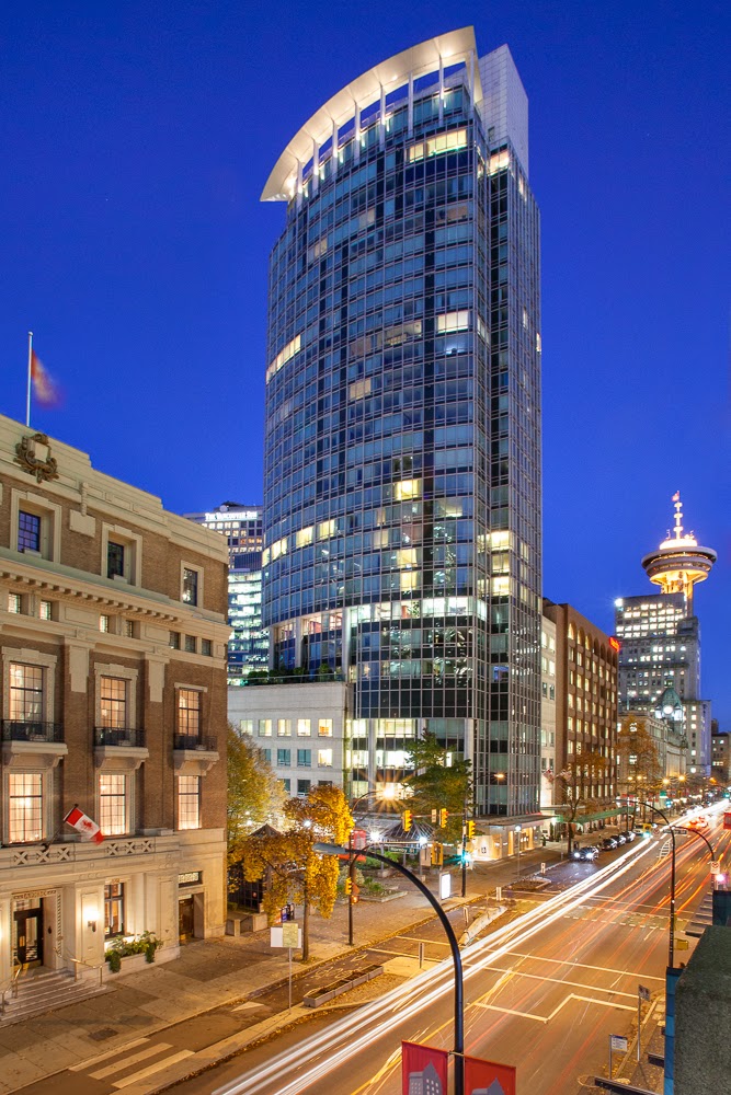 Auberge Vancouver Hotel