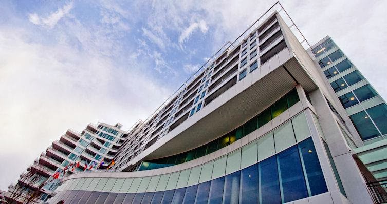 Pinnacle Hotel at the Pier